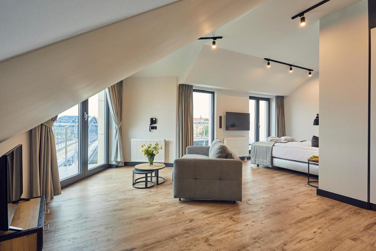 Hotel The Bridge 4*